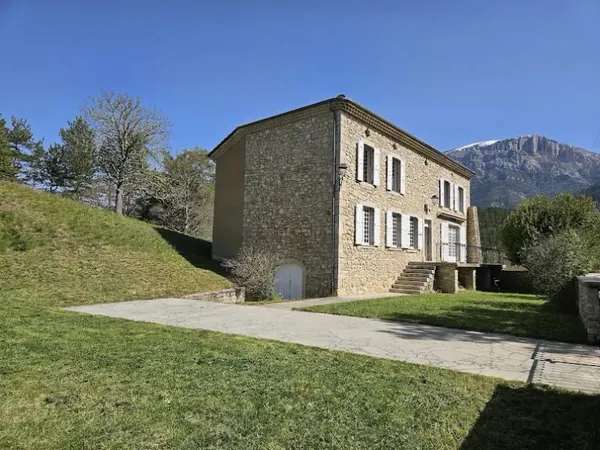 Propriété 7 pièces 178 m²