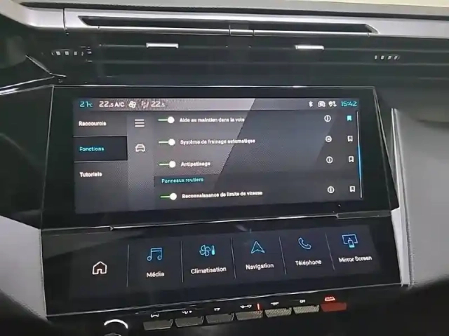 Peugeot 308 phev 180 e-eat8 — photo 22