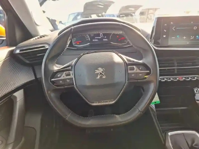 Peugeot 2008 puretech 100 s&amp;s bvm6 — photo 9