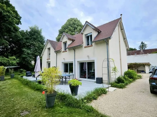 Maison 8 pièces 206 m²
