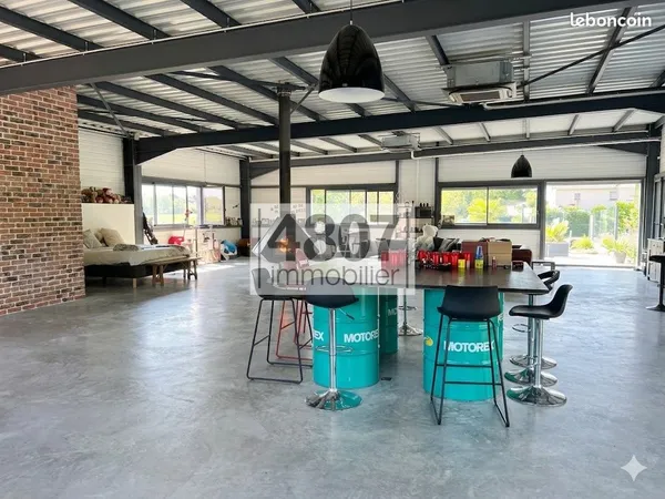 Local d'activité 590 m²