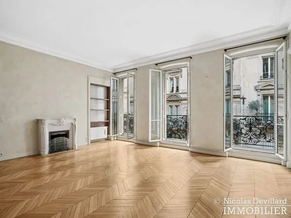 Appartement 6 pièces 180 m²