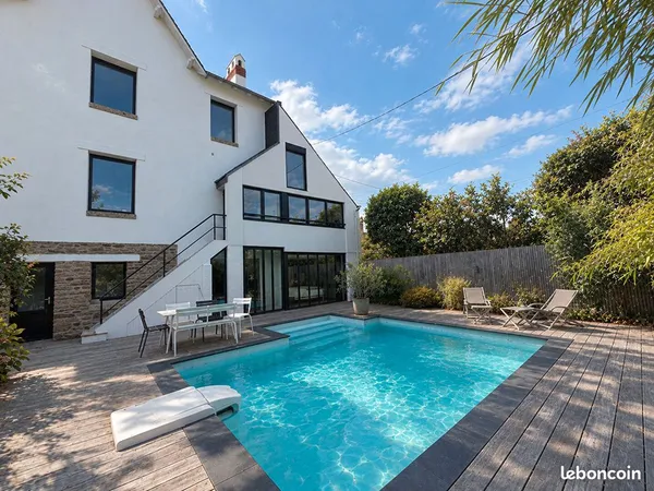 Maison 7 pièces 216 m²