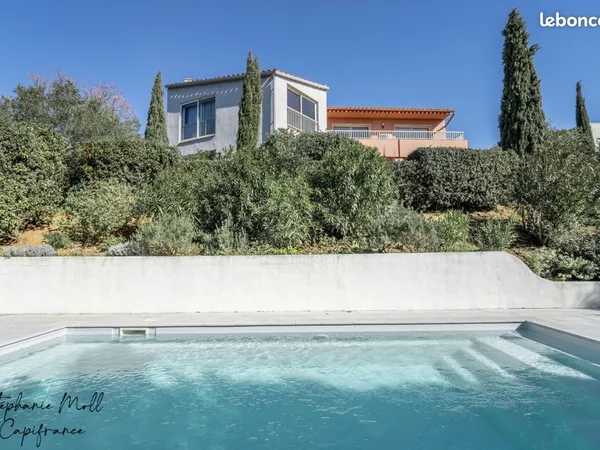 Villa 7 pièces 232 m²