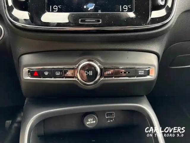 Volvo Xc40 t4 recharge 129+82 ch dct7 — photo 30
