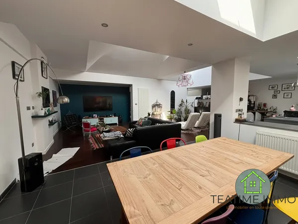 Loft d'exception de 220 m² avec terrasse et trois logements l