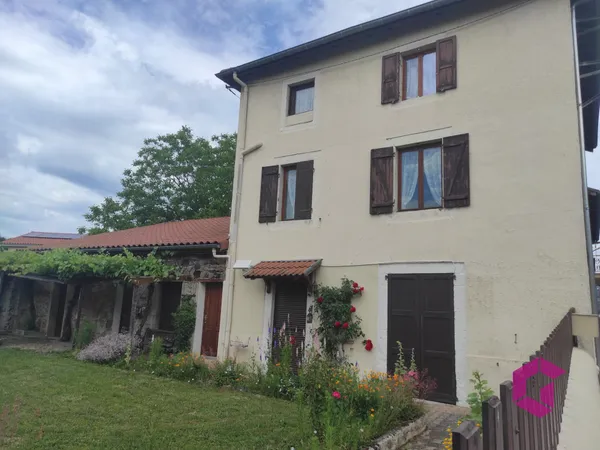 Maison de village en pierres avec terrain