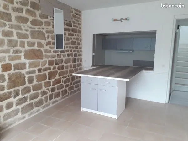 Location F1 bis à Saint Germain de tallevende