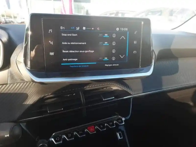 Peugeot 208 1.5 bluehdi 100ch s&amp;s style — photo 13