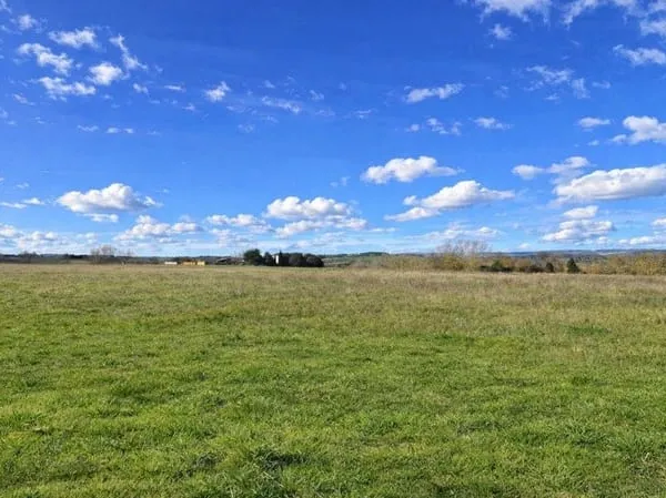 Terrain 600 m²