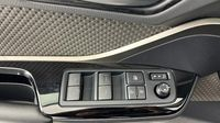 Toyota C-Hr 122h Distinctive 2WD E-CVT MY22 — photo 31