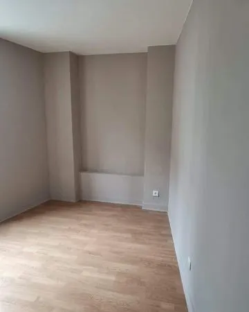 Studio a louer levallois perret - refait à neuf