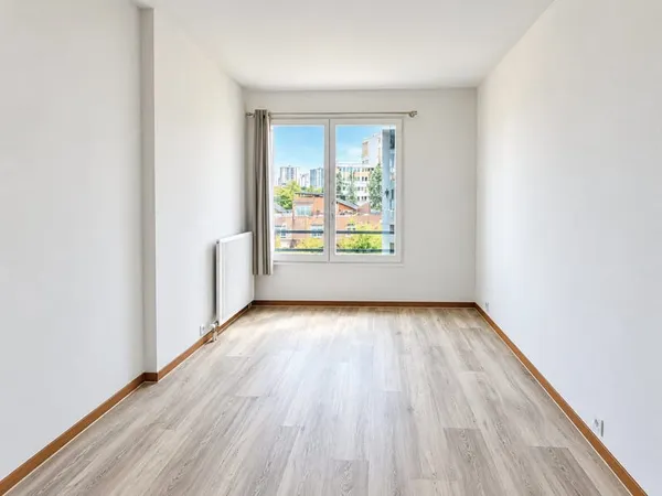 IDÉAL INVESTISSEMENT OU PIED-À-TERRE À CRÉTEIL L'ÉCHAT