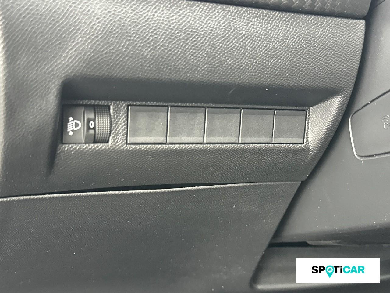 Peugeot 2008 e-2008 156ch 54 kwh allure — photo 18