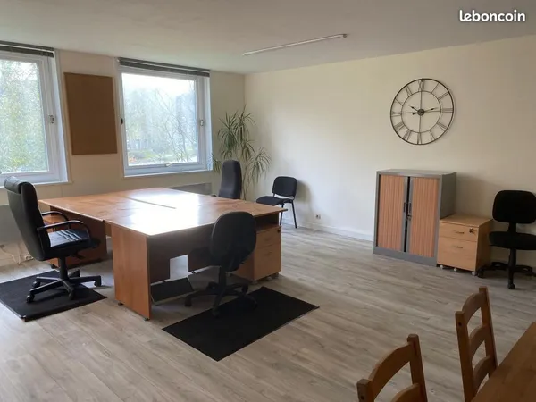 À Louer : Bureau Récemment Rénové - 36.7 m²
