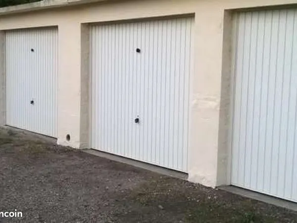 Stationnement Location Montluçon  20m² 50€