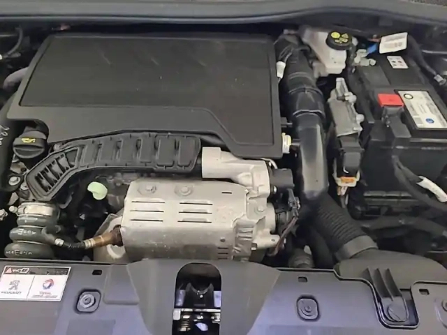 Peugeot 2008 puretech 100 s&amp;s bvm6 — photo 35