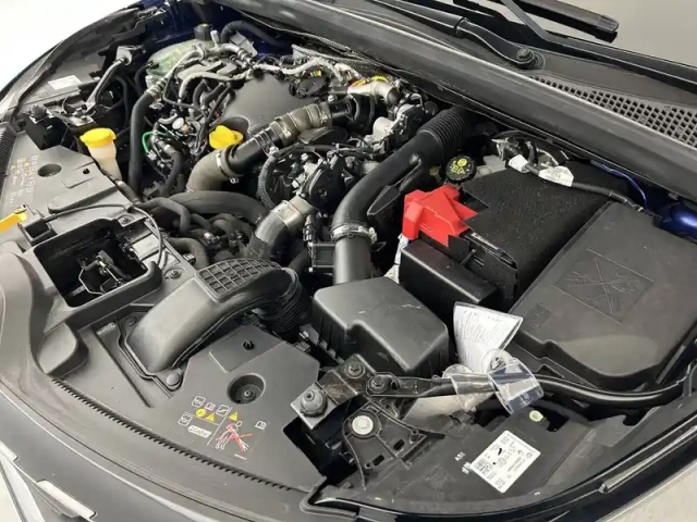 Renault Captur blue dci 115 edc — photo 35