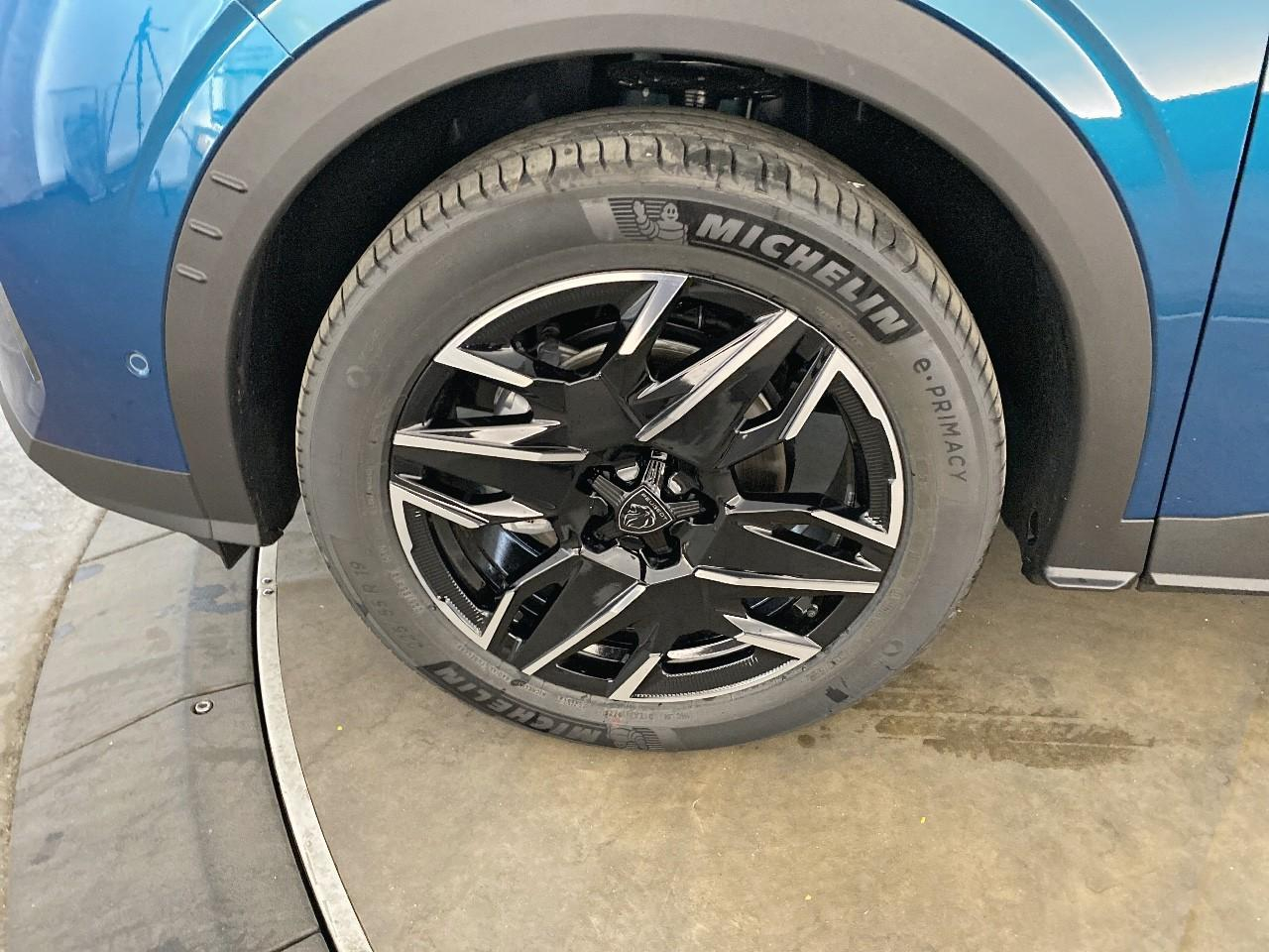 Peugeot 3008 hybrid 145 e-dcs6 gt — photo 11
