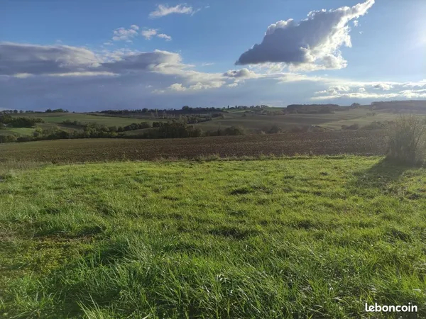 Vends Terrain avec CU de 1841 m2 à LUSSAN 32270 . 26.62 le m2