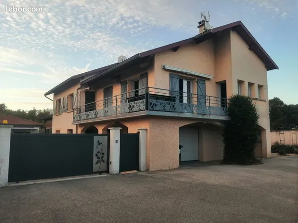 Loue maison saint Maurice de gourdans