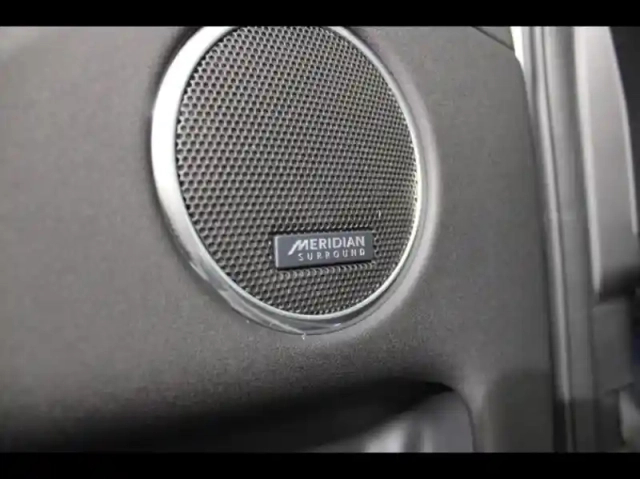 Land Rover Discovery Sport p300e r-dynamic se awd bva — photo 11