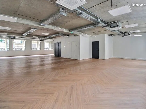 Bureaux 393 m²