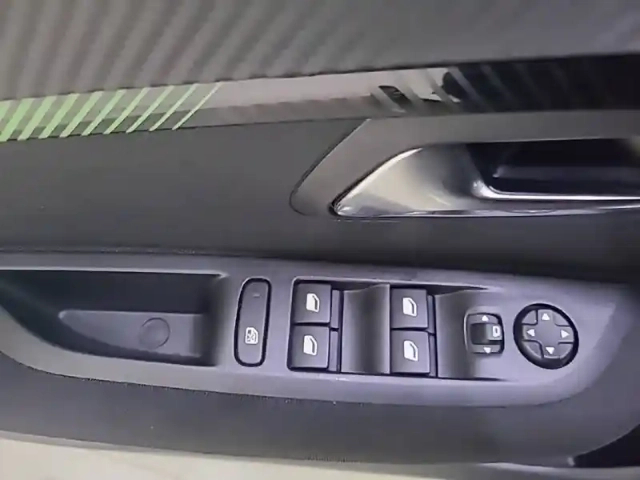 Peugeot 208 puretech 75 s&amp;s bvm5 — photo 30