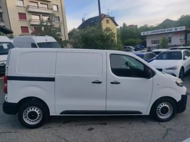 Fiat Scudo fg m 2.2 diesel 150ch pack premium connect — photo 4