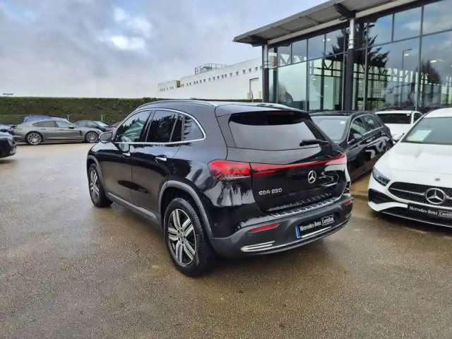 Mercedes Eqa 250 — photo 7