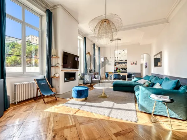 Appartement 6 pièces 200 m2 avec grand jardin privatif