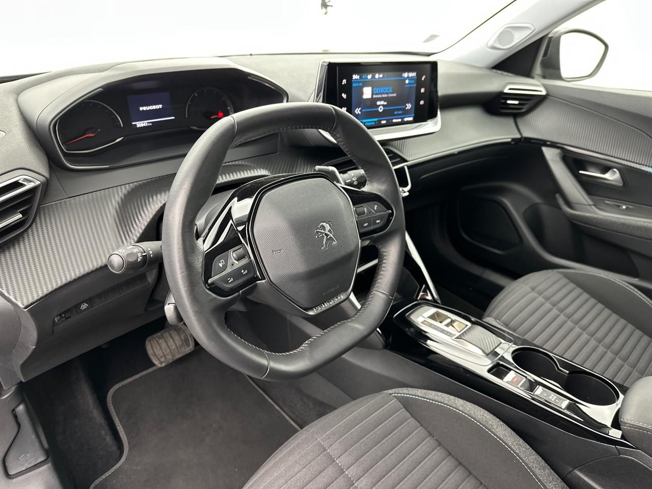 Peugeot 2008 puretech 130 s&s eat8 style — photo 8