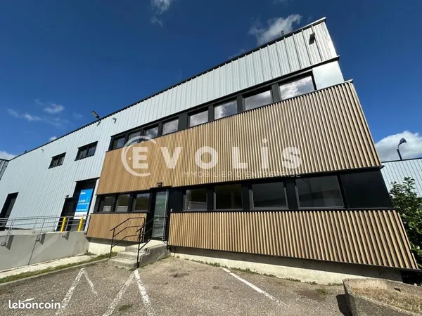 Local d'activité 1 807 m²