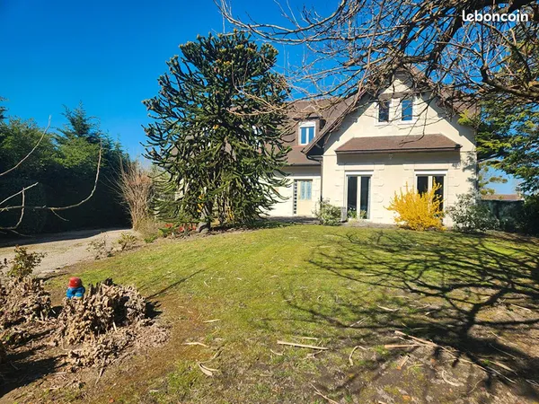 Maison 7 pièces 214 m²