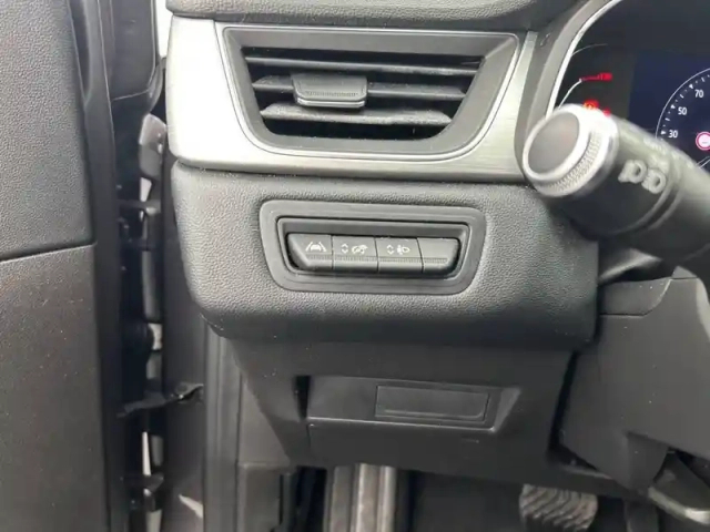 Renault Captur blue dci 115 edc — photo 39