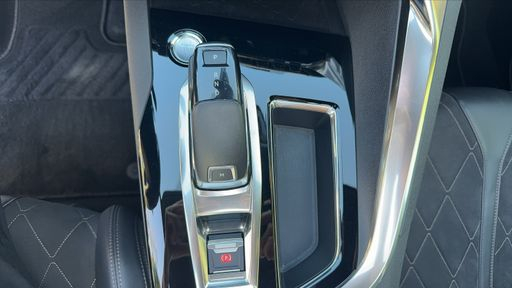 Peugeot 3008 2.0 BlueHDi 180 EAT8 - GT – 2020 – 83058 km – Diesel – Boîte Automatique — photo 33