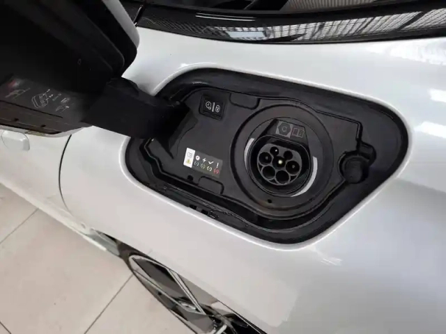 Peugeot 508 sw hybrid4 360 e-eat8 peugeot sport engineered — photo 32