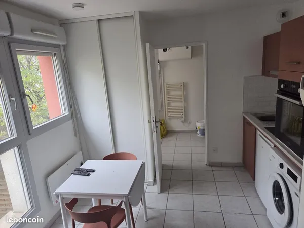 Appartement studio meublé