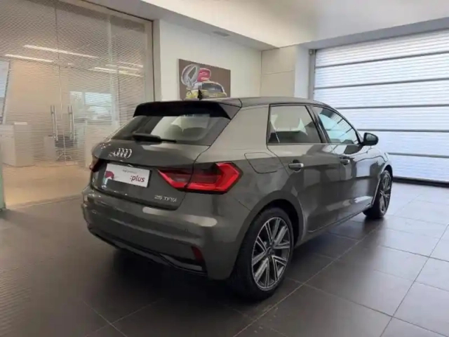 Audi A1 sportback 25 tfsi 95ch design s tronic 7 — photo 5