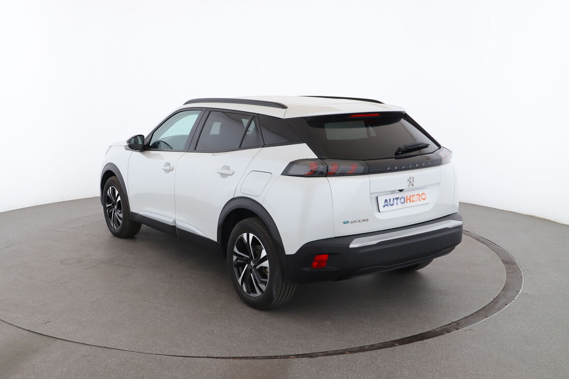 Peugeot 2008 Electrique Allure 50 kWh — photo 3