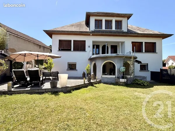 Maison 11 pièces 229 m²
