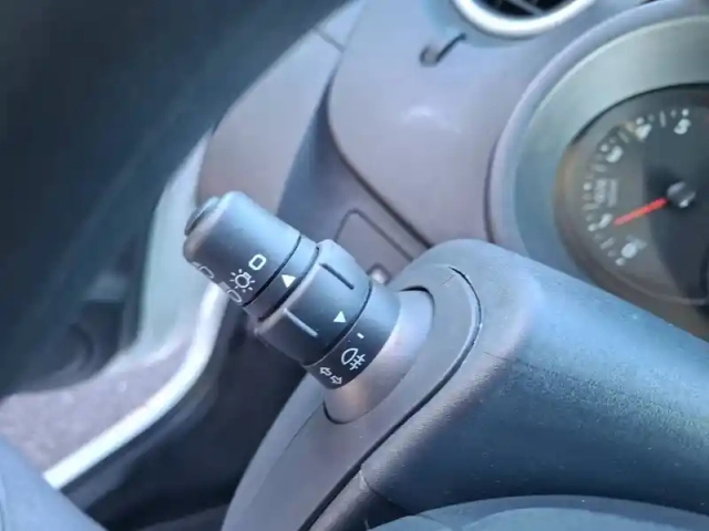 Renault Kangoo blue dci 80 — photo 4
