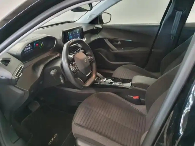Peugeot 2008 e- 136ch style — photo 9