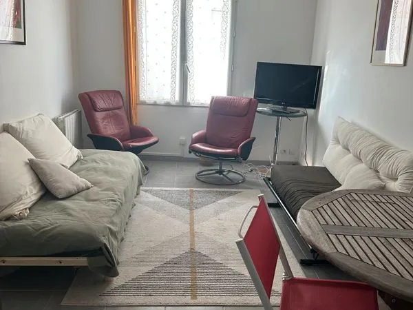 Maison/appartement une pièce meublé