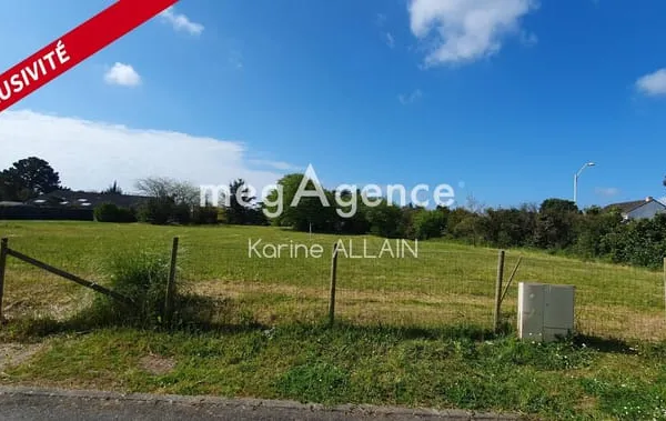 TERRAIN CONSTRUCTIBLE DE 1 113 m² PLAT, VIABILISÉ