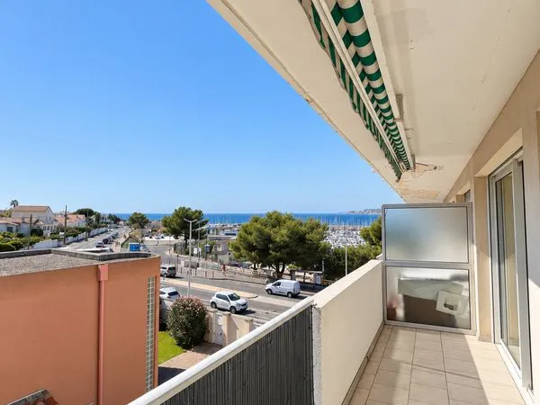 Appartement T2 Pointe Rouge avec vue mer
