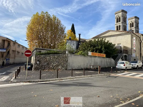 Local commercial 480 m² GANGES