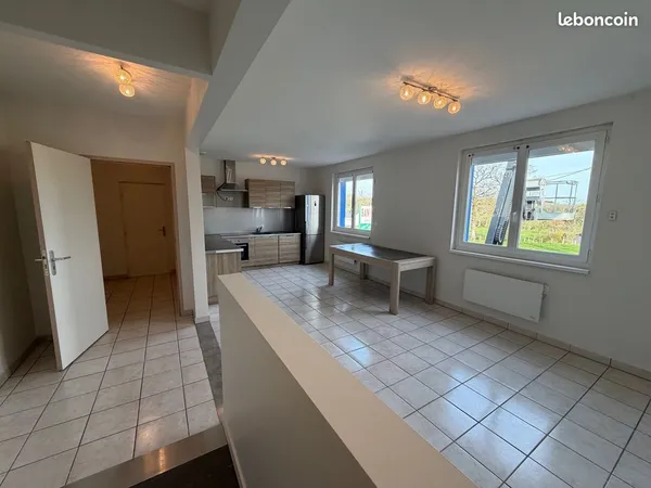 Ytrac - T3 lumineux 61,26 m² + pièce annexe env. 12 m² - cuisine équipée - 2 parkings