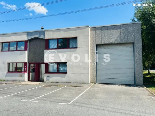 Local d'activité 213 m²