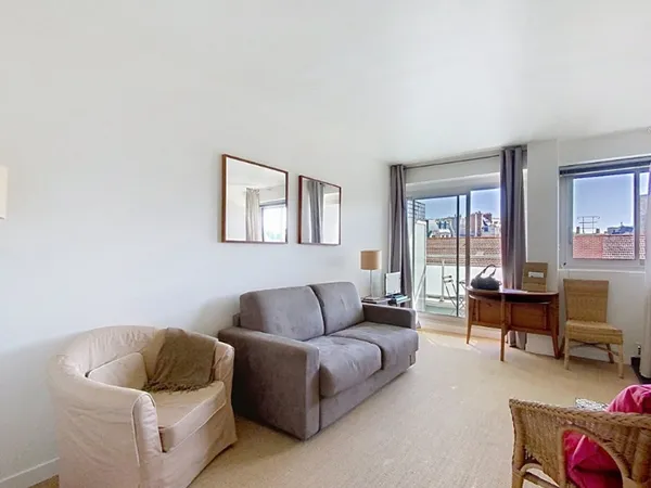 Studio meublé de 21 m² avec balcon – Libre immédiatement